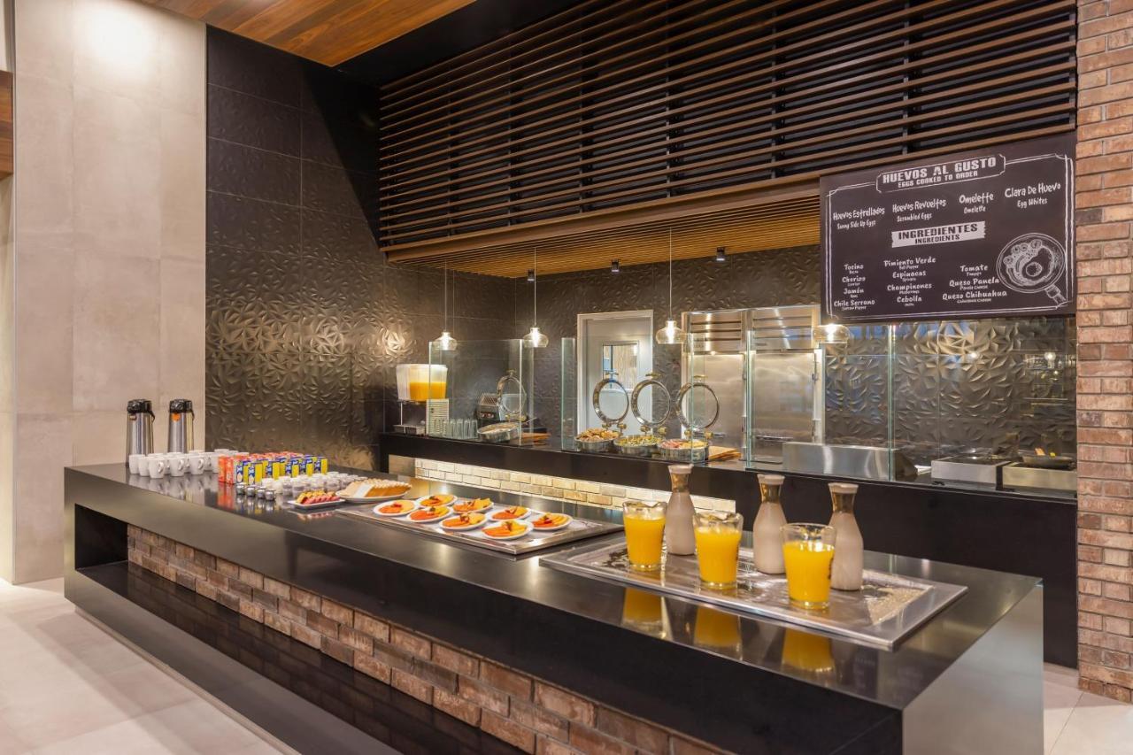 Four Points By Sheraton Monterrey Airport Apodaca Extérieur photo